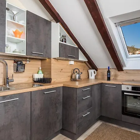 Center Catalina -1st Row To The Sea Opatija