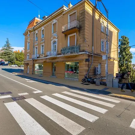 Appartement Center Catalina -1st Row To The Sea Opatija