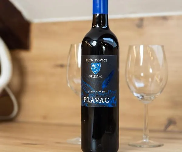 Center Catalina -1st Row To The Sea *