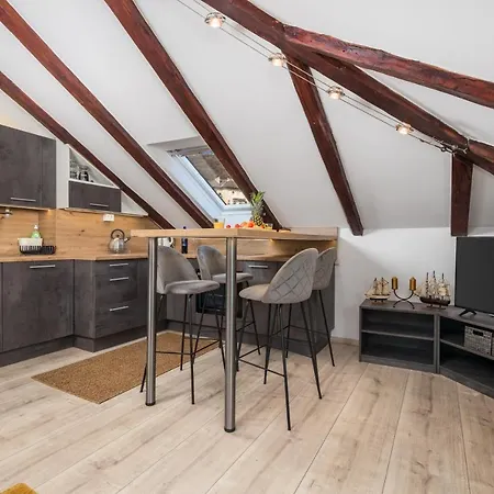 Apartment Center Catalina -1st Row To The Sea *