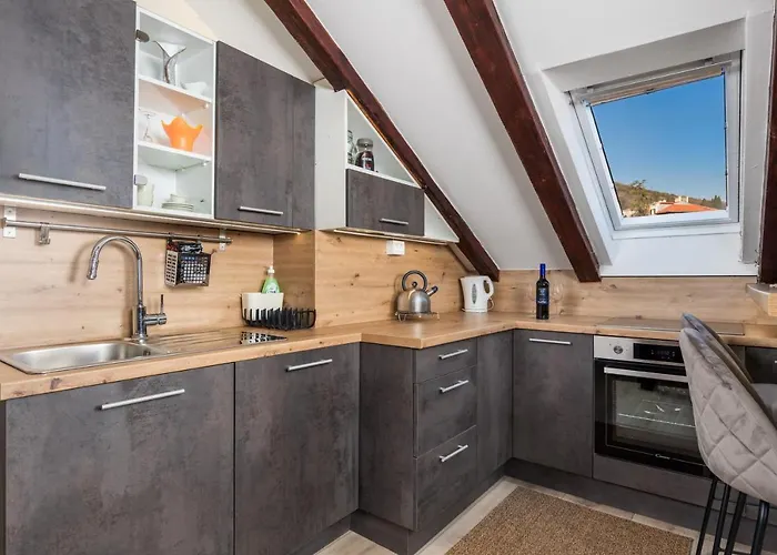 Center Catalina -1st Row To The Sea Opatija